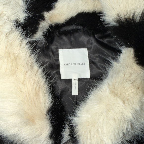 Avec Les Filles Faux Fur zebra cropped Coat - Picture 15 of 15